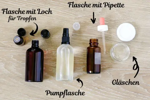 Zutaten für parakresse serum selber machen: Flaschen mit Pipette, Tropfen, Pumpflasche und Gläschen.