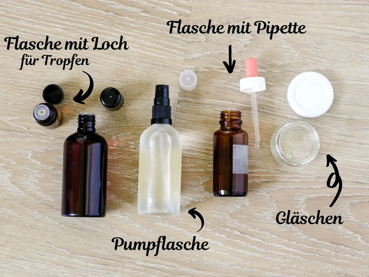 Zutaten für parakresse serum selber machen: Flaschen mit Pipette, Tropfen, Pumpflasche und Gläschen.